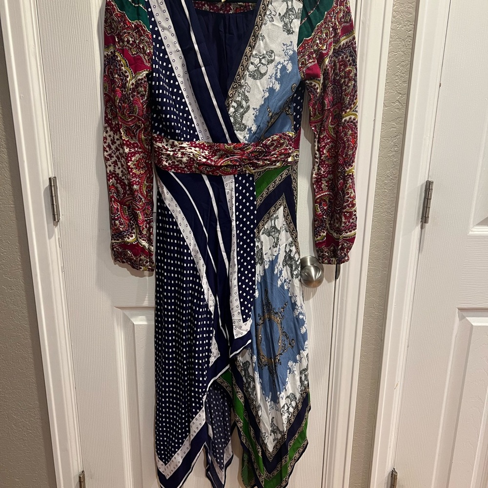 Moulinette Soeurs Long Sleeve Dress, Blue and Red Patterns zipper in the side - Picture 2 of 11